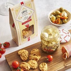 Shortbread biscuit with Goat cheese and Espelette pepper AOC