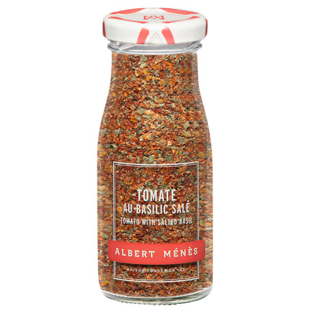 Tomate mit gesalzenem Basilikum