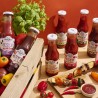 Détail de la bouteille et de l'étiquette du ketchup au piment d'Espelette Albert Ménès