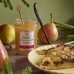 Confiture de poire vanille Albert Ménès servie sur un toast au petit-déjeuner ou pour un goûter gourmand