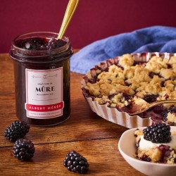 Confiture extra de mûre Albert Ménès, élaborée à partir de purée de mûres aux puissants arômes