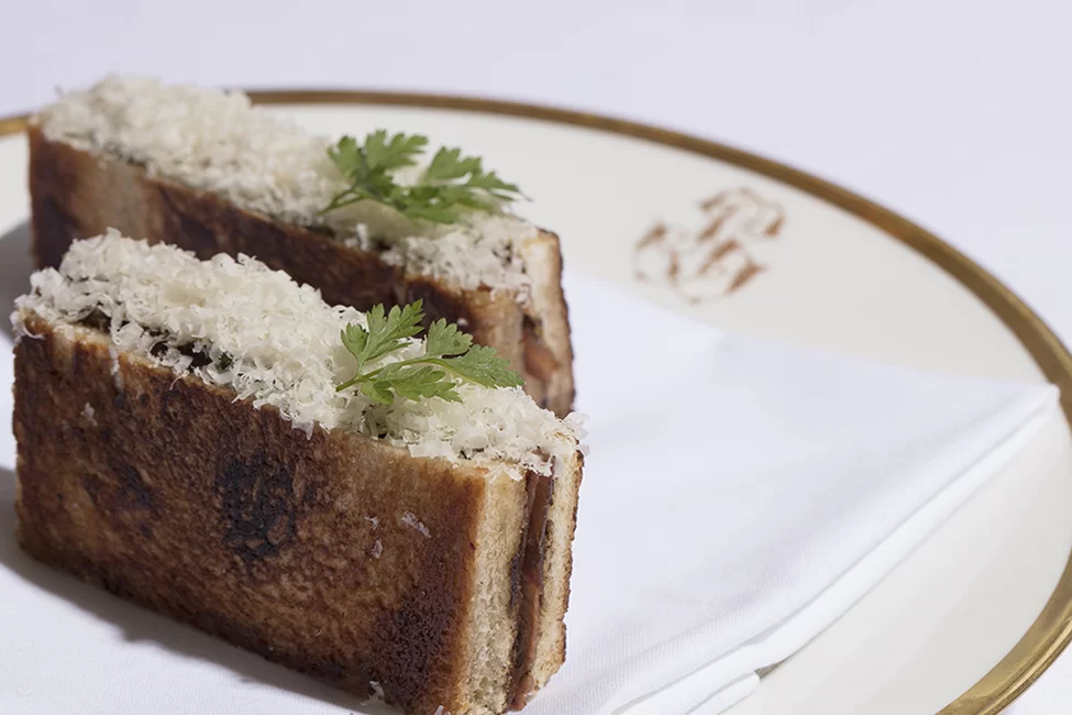 Croque Jeune Homme with black garlic, or how to revisit a great classic