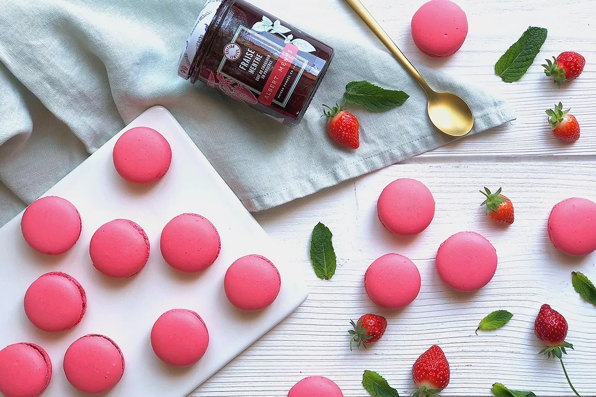 Macarons à la Confiture de Fraise et de Menthe