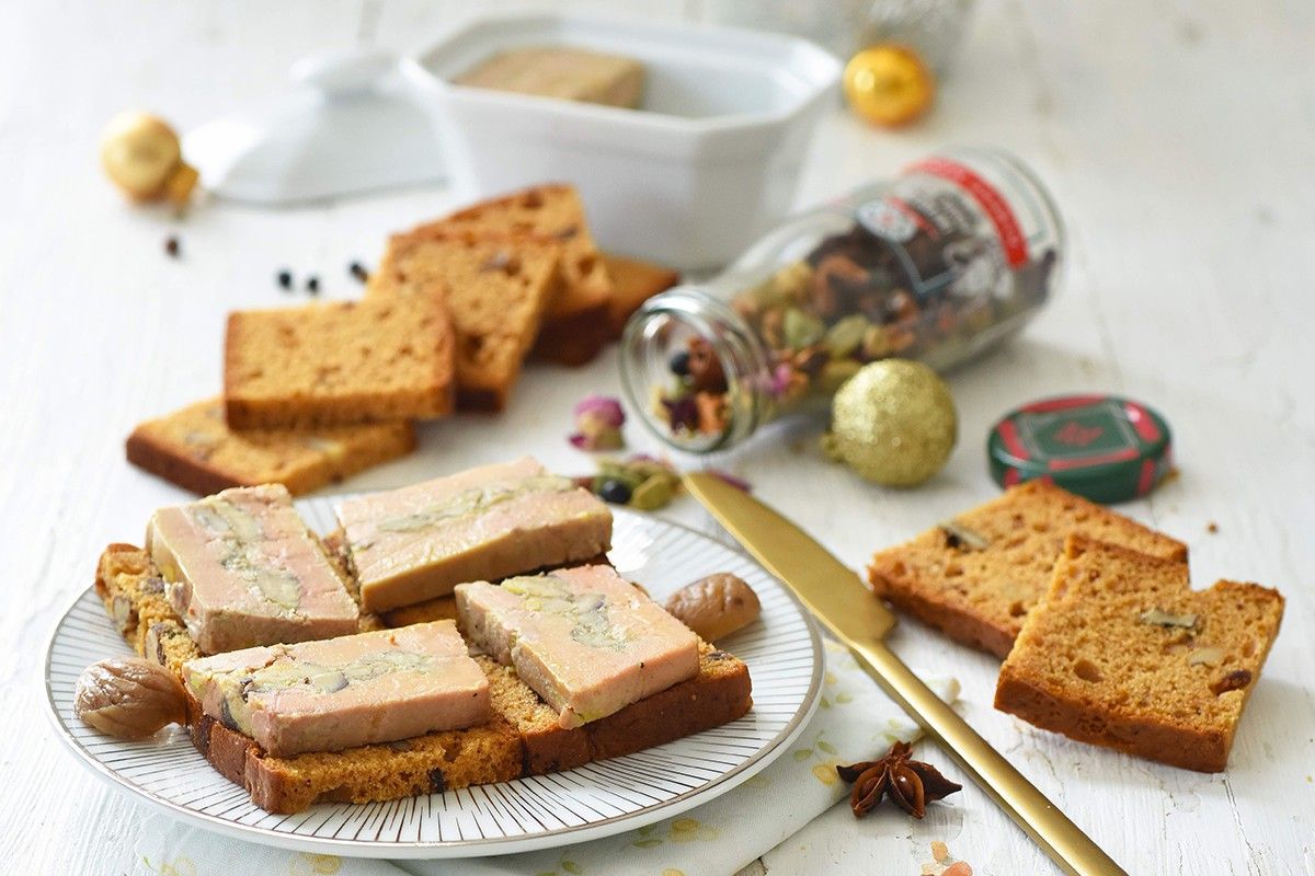 Terrine de foie gras marbré aux marrons et infusion de Noël