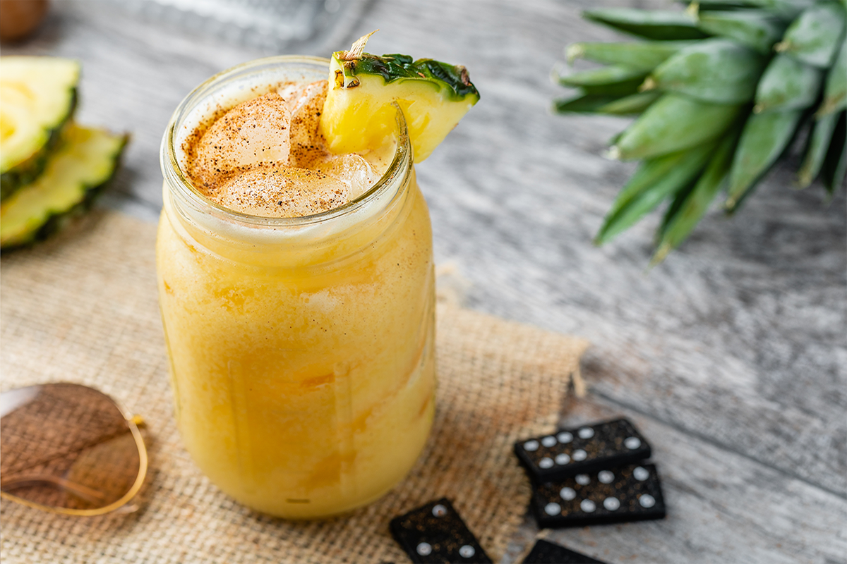 Rhum arrangé à l’ananas et aux épices