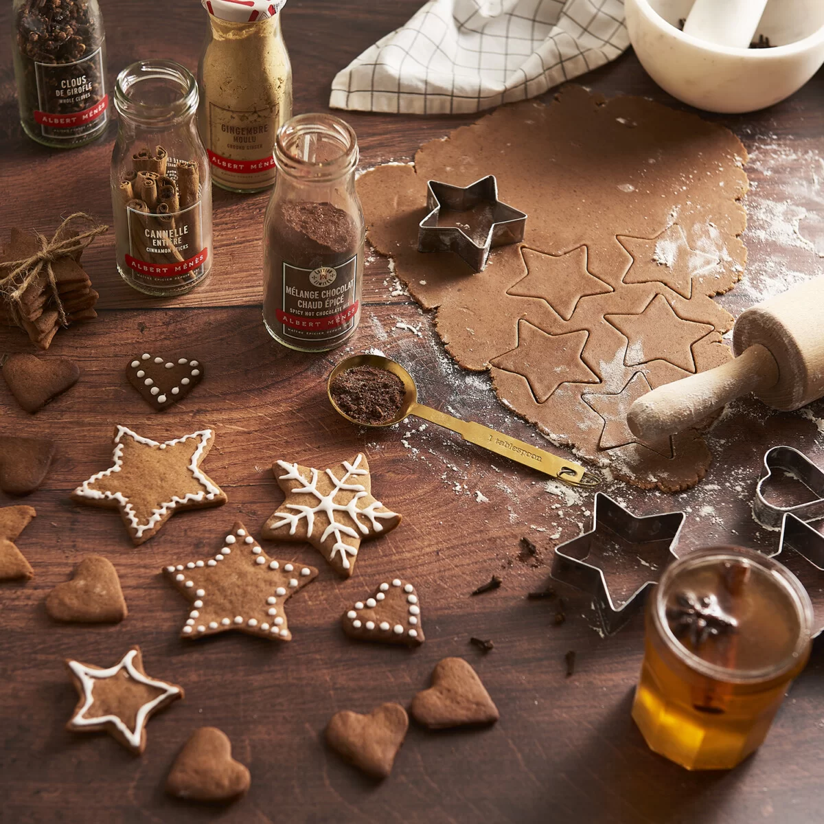 Biscuits de Noël à la cannelle et au chocolat blanc - La Recette