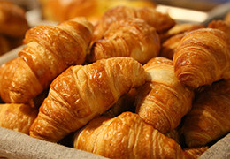Croissants à la tapenade