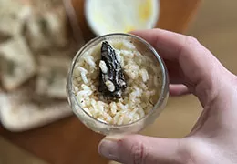 Verrine de risotto, morilles et fève de Tonka