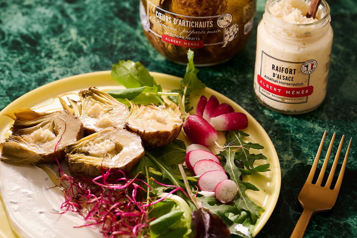Spring salad of artichokes with horseradish
